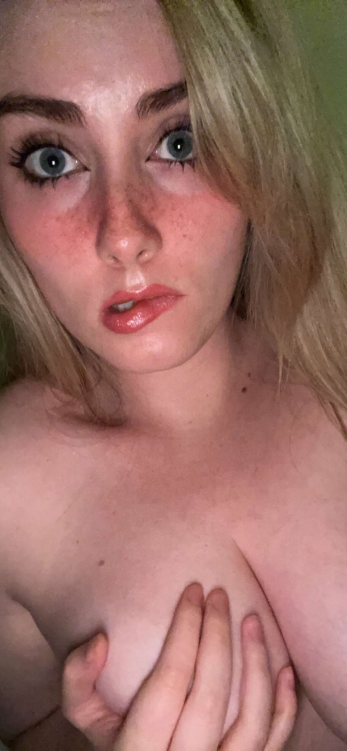 Chatpic UK caught #JnuIKA9Y