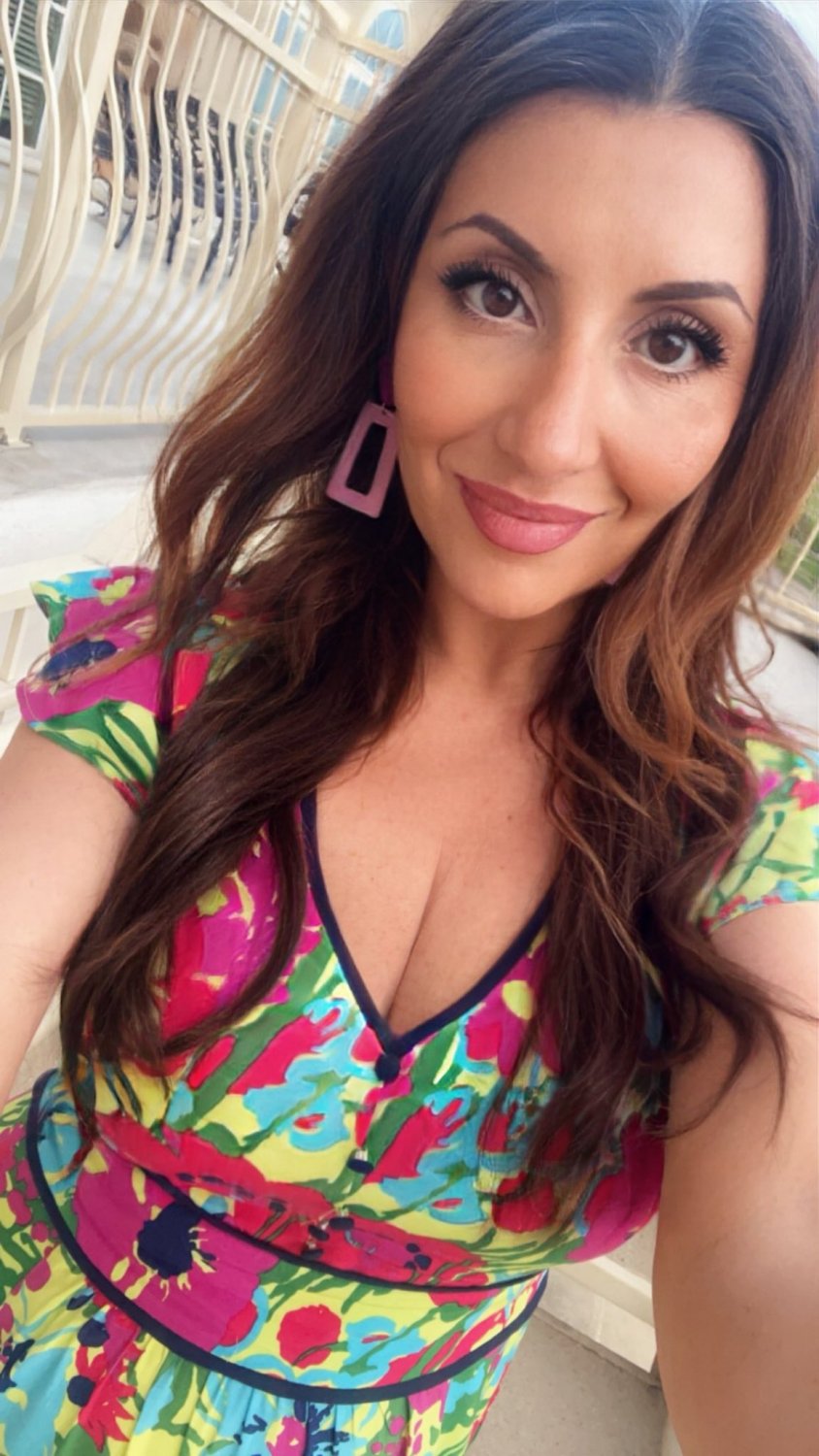 Big Tits MILF Smoken Hot #WBxVyaa2