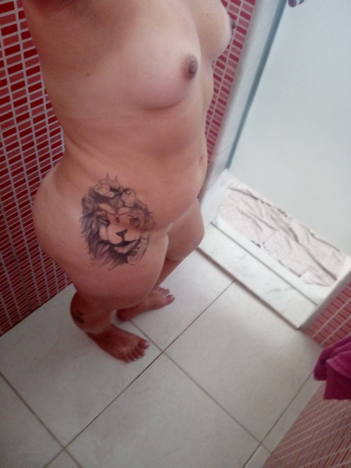 Mais uma puta caiu na net exibindo o corpo #ExgDw3j4